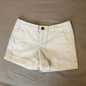 NWOT - Banana Republic City Chino Roll-Up Shorts